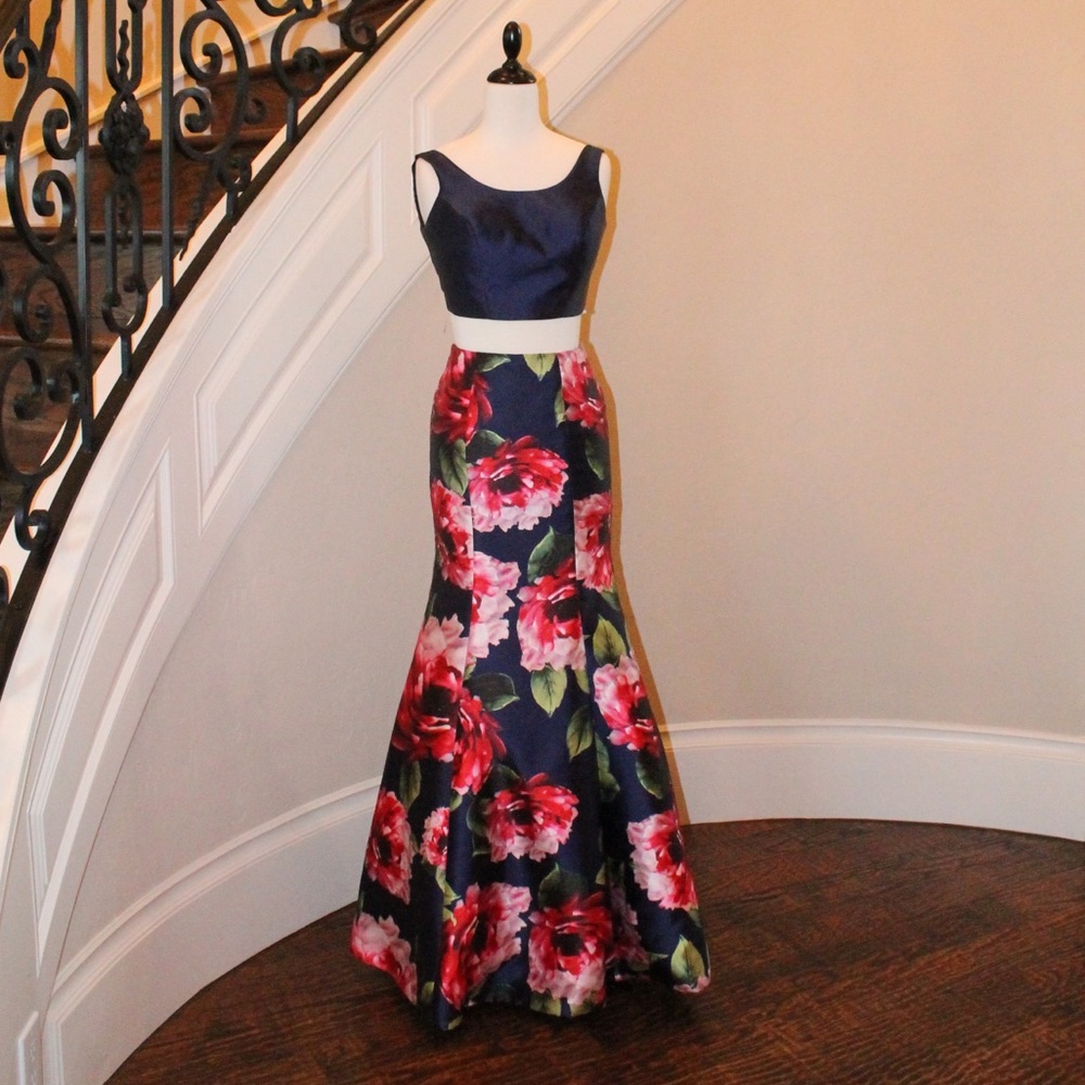 Size 2 Blush Floral Prom Dress